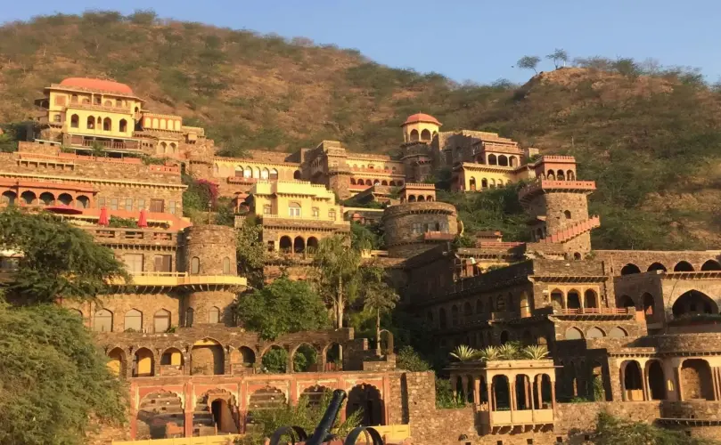 all-inclusive-vs-customized-india-holidays