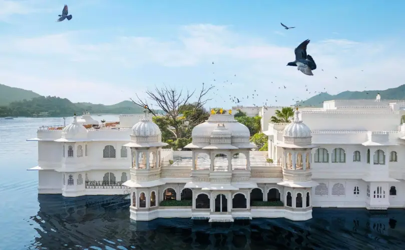 lake-view-hotels-in-udaipur