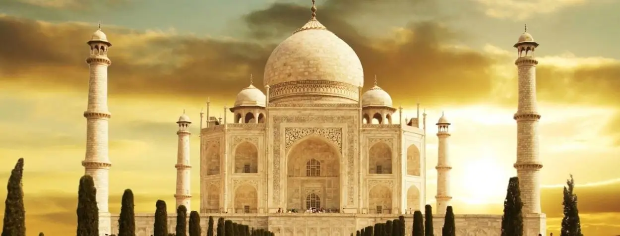 India bestseller with Taj Mahal and Akshardham temple